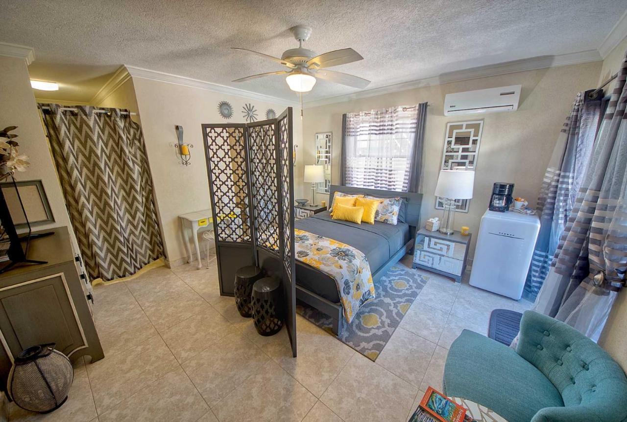 Hidden Gem Barbados Bed & Breakfast Christ Church Dış mekan fotoğraf